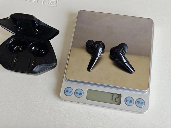全新蓝牙耳机只要7元钱还带电池仓看看有啥猫腻(图3)