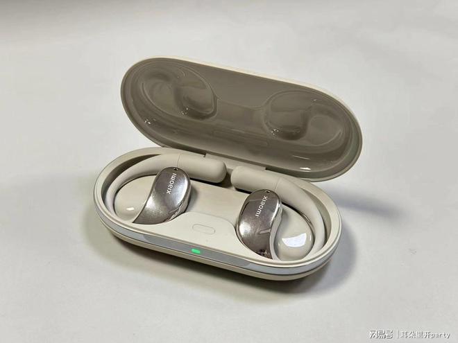 Emc易倍体育：学生党适合哪些开放式蓝牙耳机？4款实用开放式蓝牙耳机攻略(图2)