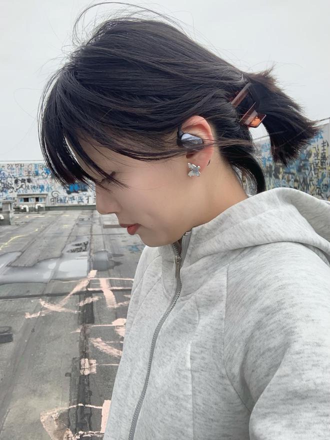 金运挂耳式蓝牙耳机i39的五大优点让音乐陪伴你的每一天(图3)