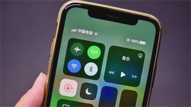 手机连接WiFi后是否有必要关闭数据流量呢？许多用户都忽略了
