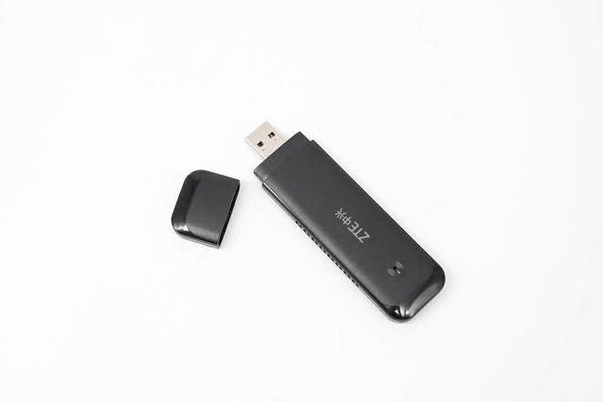 易倍体育网站：U盘般大小有电便能上网中兴F31随身WiFi评测(图7)