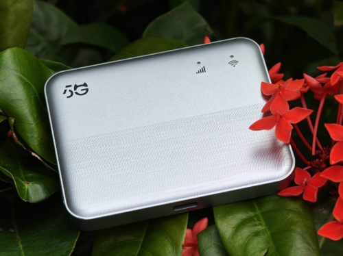 5G随身WIFI怎么选？飞猫U20完美融合网络与储存！(图1)