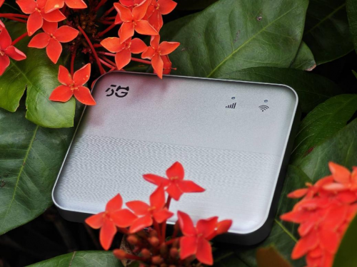 5G随身WIFI怎么选？飞猫U20完美融合网络与储存！(图2)