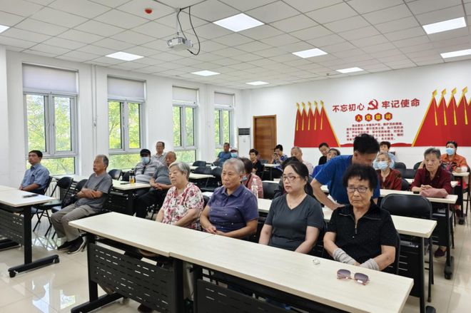 易倍体育网站：基层之声丨河北区建昌道街妇联开展网络安全宣传活动(图3)