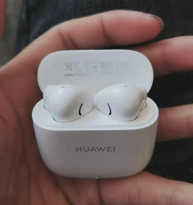 70元的华为半入耳耳机40小时超长续航性价比无敌！