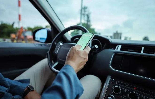 如何轻松实现手机蓝牙与车辆的无缝连接让驾驶更智能？