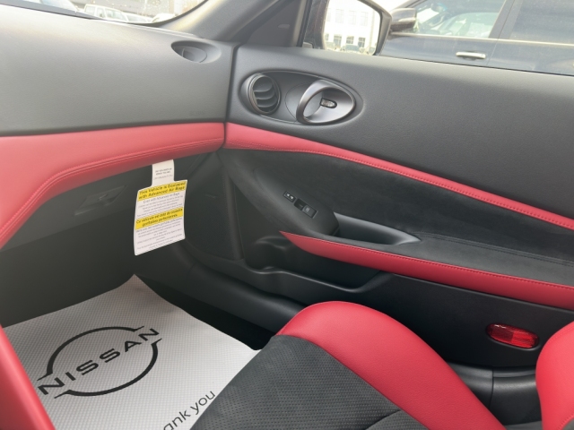 2024款日产400Z现车报价30T手动高性能超级跑车(图6)