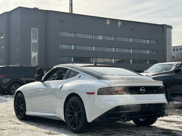 2024款日产400Z现车报价30T手动高性能超级跑车(图10)