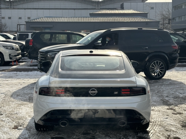 2024款日产400Z现车报价30T手动高性能超级跑车(图9)