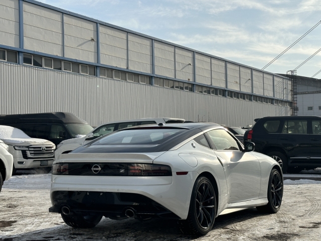 2024款日产400Z现车报价30T手动高性能超级跑车(图8)