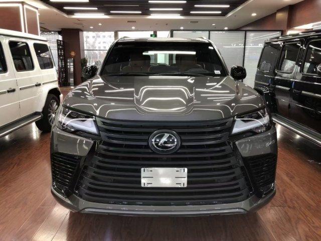 2024款雷克萨斯LX600中东版4座VIP黑曜版现车多多透