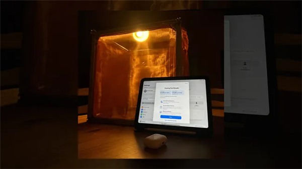 破解苹果限制！大神用法拉第笼+微波炉解锁AirPodsPro