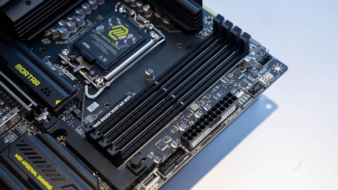 Emc易倍体育：接口全面升级：微星MAGB860MMORTARWiFi主板开箱分享(图6)