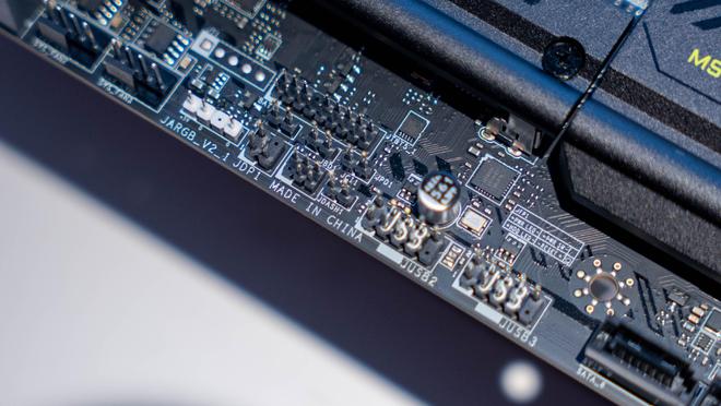 Emc易倍体育：接口全面升级：微星MAGB860MMORTARWiFi主板开箱分享(图15)