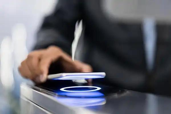 多人中招！碰一下10万元就没了警方提醒：手机里这个功能慎用！(图20)