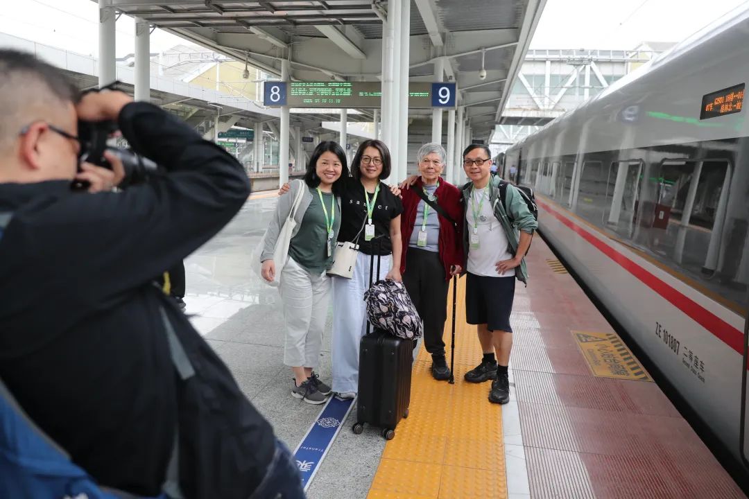 易倍体育网站：香港至桂林旅游专列首发！山水之旅更便捷