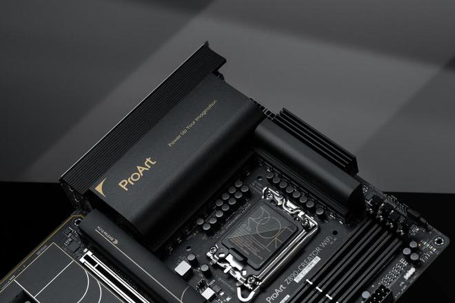易倍体育网站：创作者的硬核搭档！华硕ProArtZ890-CreatorWiFi主板测评(图2)