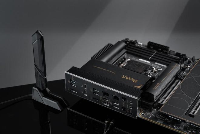 易倍体育网站：创作者的硬核搭档！华硕ProArtZ890-CreatorWiFi主板测评(图8)