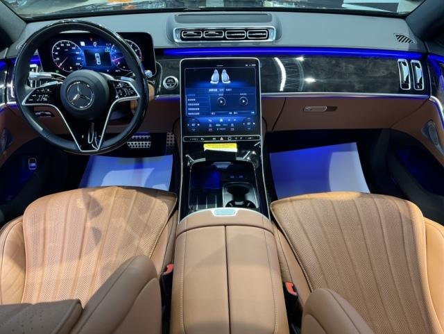 Emc易倍体育：2025款奔驰S500四驱长轴现车价当天开票整体更显大气时尚(图5)