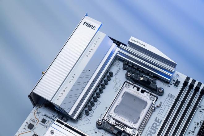 Emc易倍体育：高性价比纯欲风主板蓝宝石PURE极地B650MWIFI主板测评(图3)