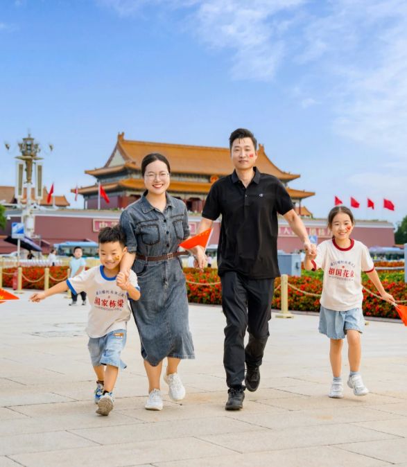 北京旅游四天三晚人均多少钱？和家人去北京4日游需要报团吗(图1)