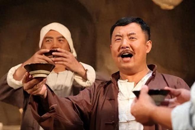 表面是演员实际是“国际反恐专家”！这位著名老戏骨隐藏好深