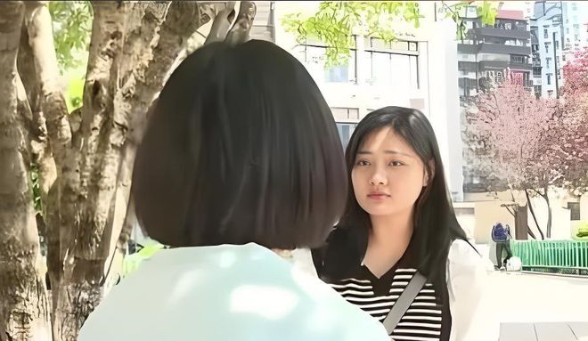 女生和男友在酒店办理入住因手机自动连接WiF导致感情破裂