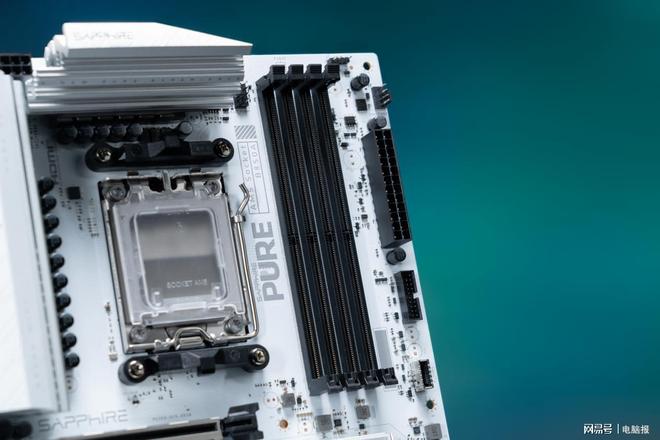 AM5锐龙白色装机绝配！蓝宝石PURE极地B850MB850AWIFI主板测评(图3)