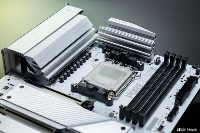 AM5锐龙白色装机绝配！蓝宝石PURE极地B850MB850AWIFI主板测评(图2)