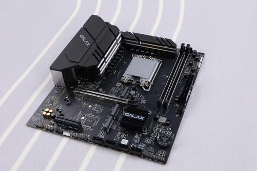 易倍体育网站:影驰联盟B860MWiFi黑武士主板开箱(图6)