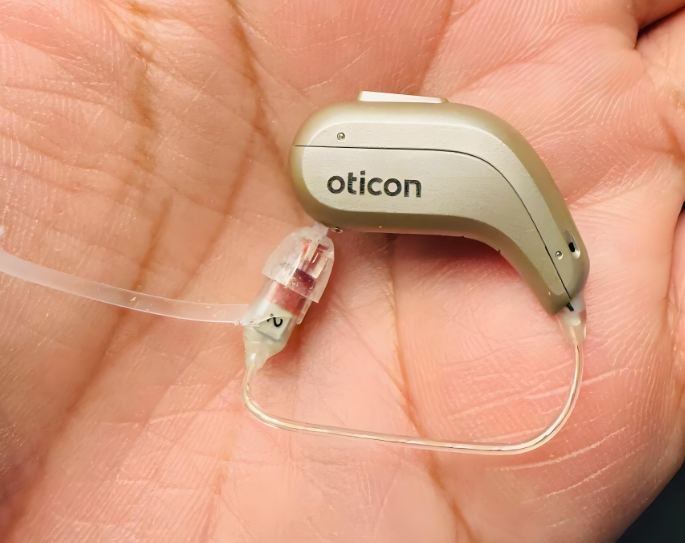 易倍体育网站：助听器怎么去验配？2025年最好最安全的十大名牌助听器出炉！口碑品牌选购全攻略(图4)