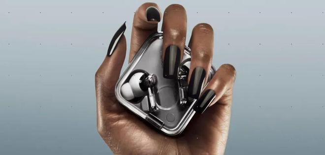 NothingEar3无线耳机发布：充电盒上有麦克风(图3)