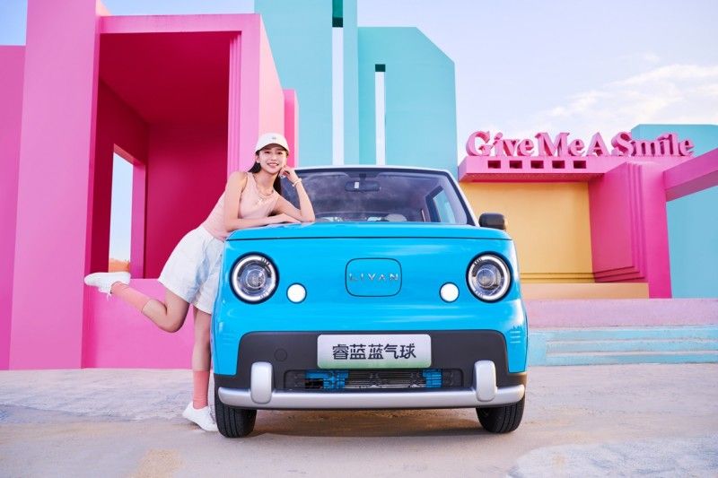 一台车满足全家人的出行偏好？睿蓝蓝气球如何成为家庭“新宠”(图2)