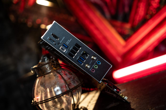 七彩虹高颜值WIFI7新品主板发布战斧超级黑刃与MEOWB850开启预约。(图3)