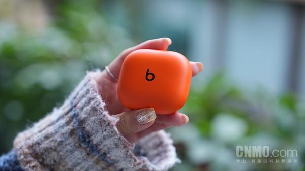 PowerbeatsFit：更适合运动爱好者的全能选手