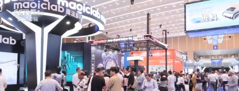 易倍体育网站：“三向”创新之力绘就外贸发展新图景“蓝牙+北斗+5G”实现广交会精准对接(图5)