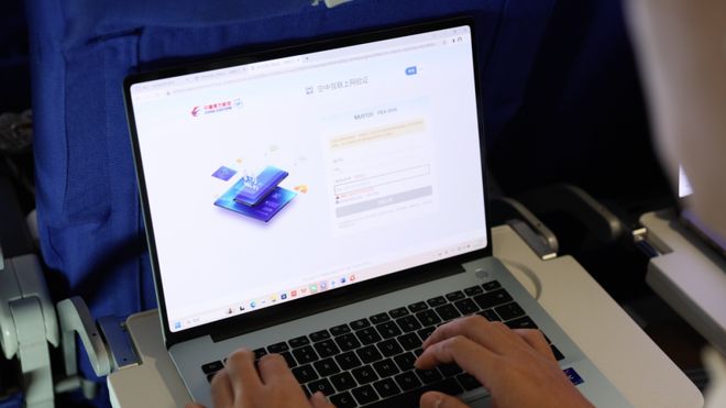 爽!东航全机队WiFi免费上飞机能炒股票刷微信空中上网进入免费时代!(图3)