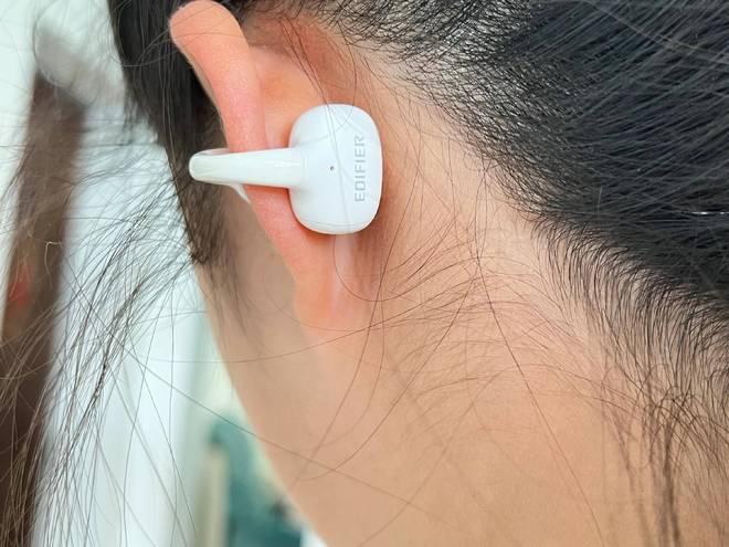 Emc易倍体育：这款耳机可闭眼入！体验耳夹式蓝牙耳机漫步者FitClipUltra(图6)