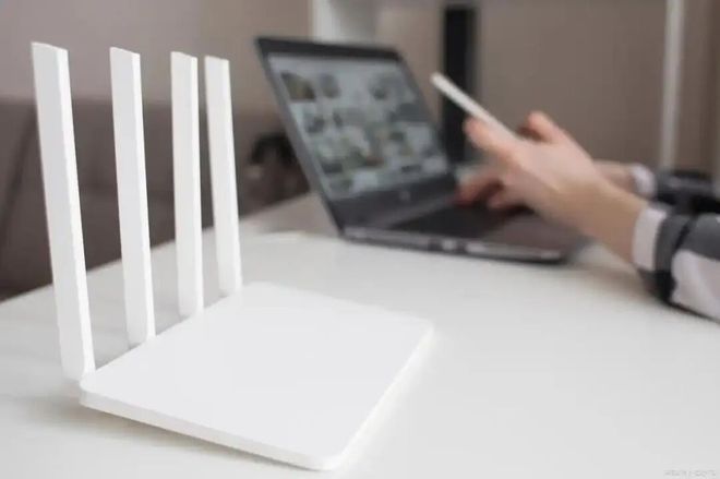 无线WiFi总是断断续续是怎么回事？原来这样重置一下路由器就可以了！(图2)
