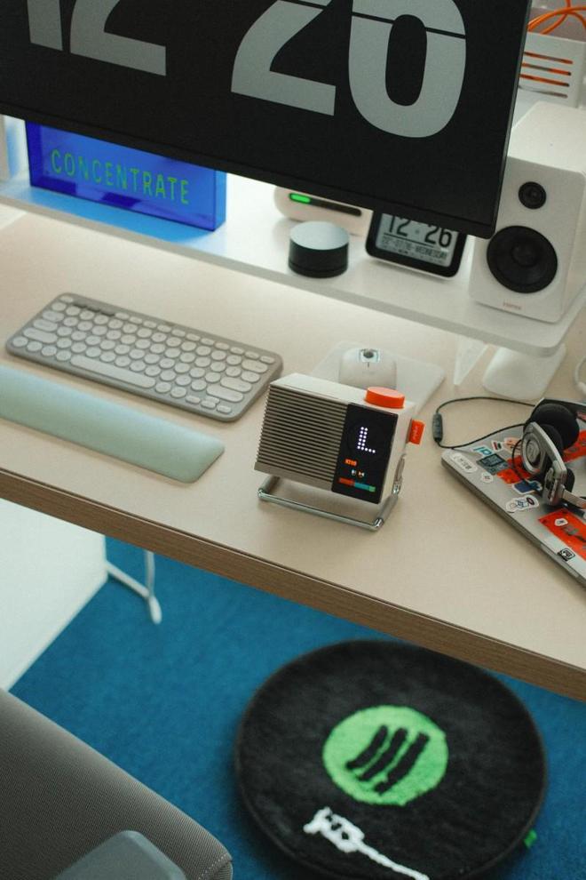 易倍体育网站：N200桌面蓝牙音箱——赛塔林以「趣味美学」重新定义桌面之声(图2)