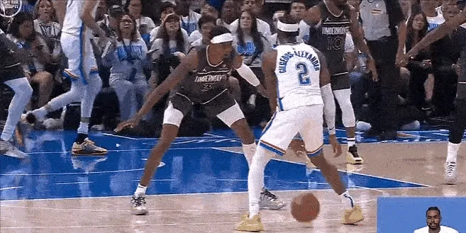 Emc易倍体育：流言板]忘不了！公牛官推晒爵士主场WiFi名：乔丹推人了(图7)