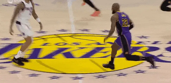 Emc易倍体育：流言板]忘不了！公牛官推晒爵士主场WiFi名：乔丹推人了(图10)