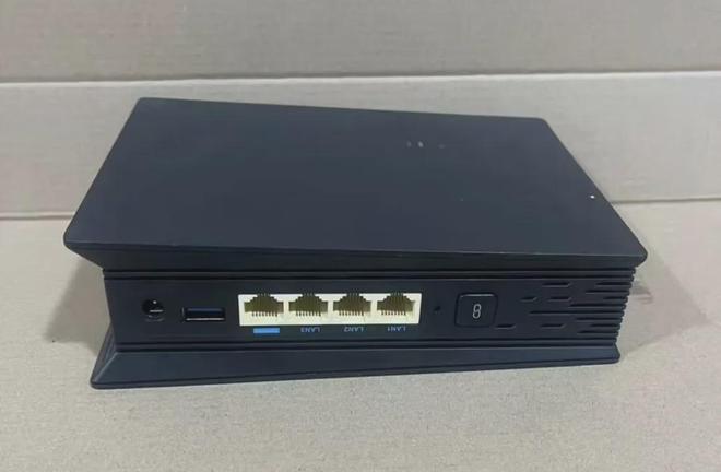 大量超猛WiFi6路由流入闲鱼！二手88元能刷机还能扩容(图4)