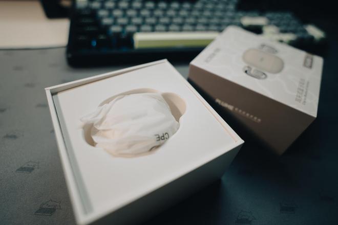 易倍体育网站：好轻好软好舒胡：西圣Plume耳夹式蓝牙耳机个人体验谈(图2)