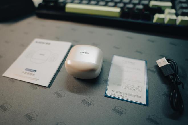 易倍体育网站：好轻好软好舒胡：西圣Plume耳夹式蓝牙耳机个人体验谈(图3)