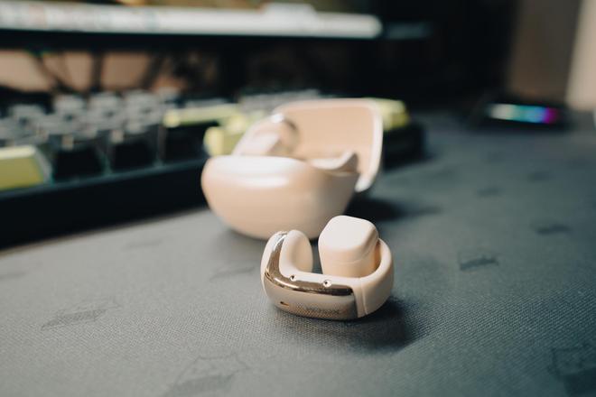 易倍体育网站：好轻好软好舒胡：西圣Plume耳夹式蓝牙耳机个人体验谈(图9)