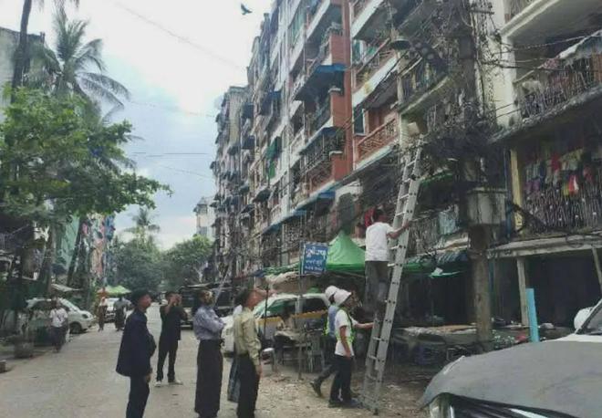 缅甸仰光开展专项检查清理依附电线杆的非法WiFi线路