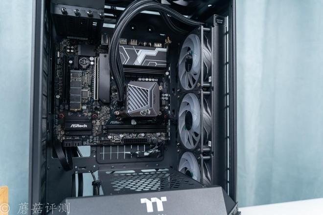 占地小内部空间大华擎B850M-XWIFI主板搭配Tower300机箱(图10)