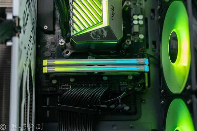 占地小内部空间大华擎B850M-XWIFI主板搭配Tower300机箱(图17)