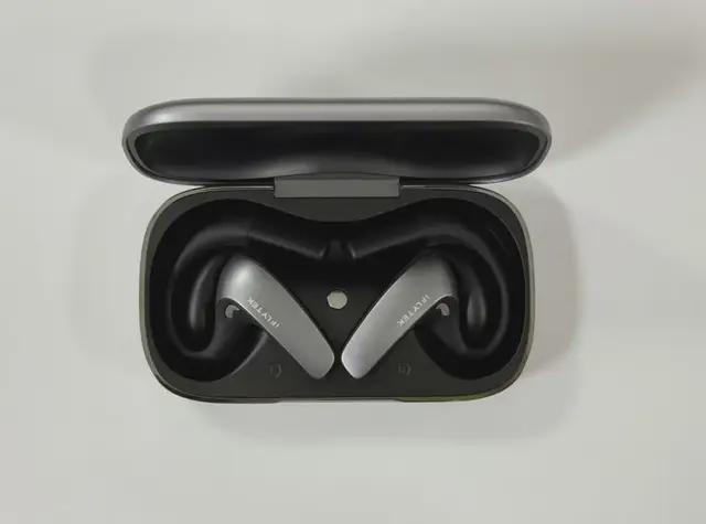 Emc易倍体育：讯飞AI翻译耳机实测：语言障碍从此破壁难怪外贸人抢着买！(图2)